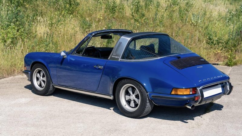 Porsche 911 2.4S Targa