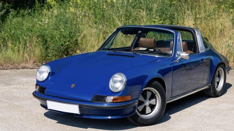 Porsche 911 2.4S Targa