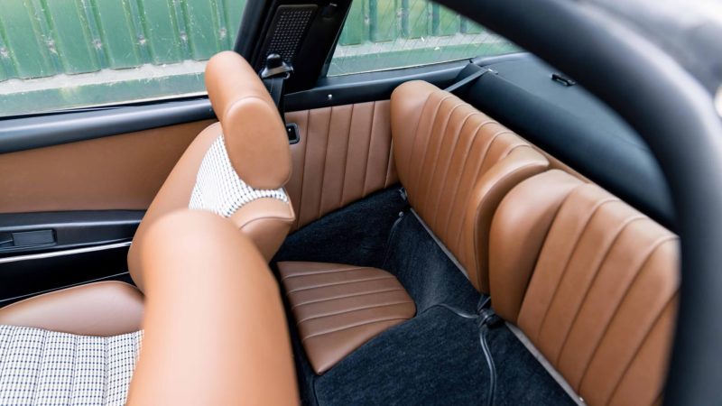 Porsche 911 2.4S Targa