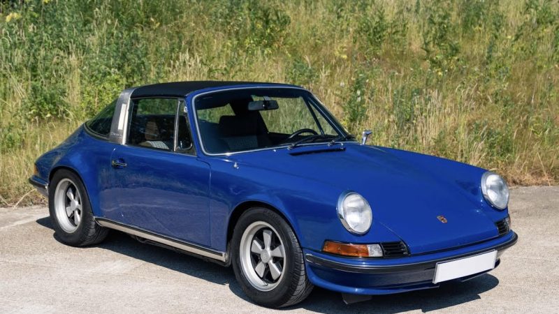 Porsche 911 2.4S Targa