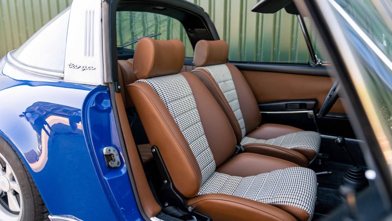 Porsche 911 2.4S Targa